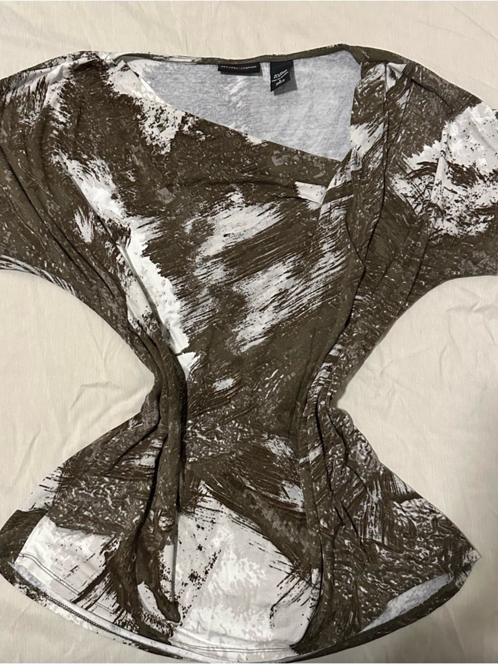 CLOSET SALE 🛍️
New York & Company Olive and White Abstract Brushstroke Top